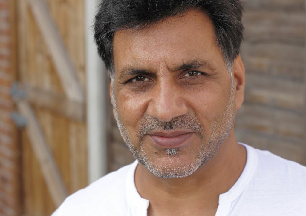 pakistan-born-tv-actor-sacked-for-racism-against-indians-siasat-pk-forums